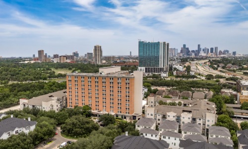 Great location close to Med Center and Downtown Houston!